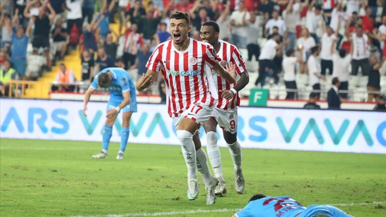 Son şampiyon farklı yenildi.. Antalyaspor 5 – 2 Trabzonspor