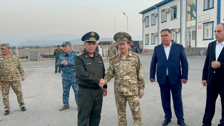 Kırgızistan ile Tacikistan arasında protokol imzalandı..